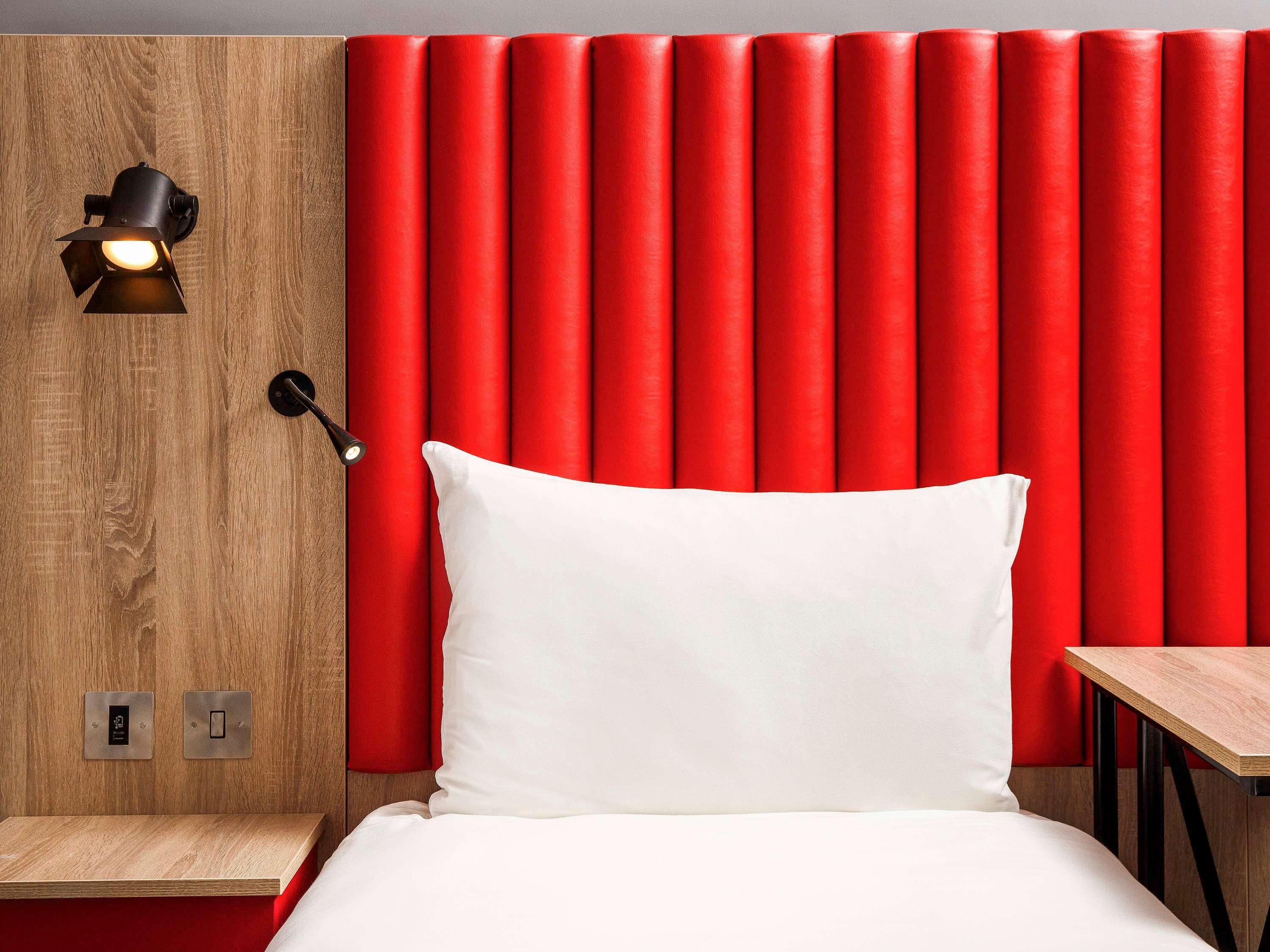 Hotel Ibis Styles London Ealing Zewnętrze zdjęcie