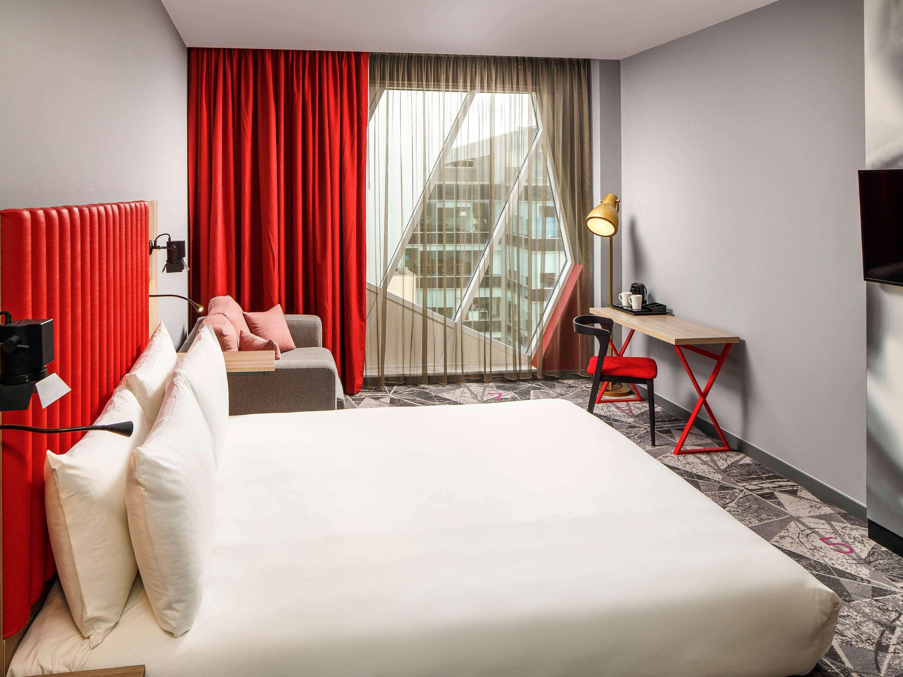 Hotel Ibis Styles London Ealing Zewnętrze zdjęcie